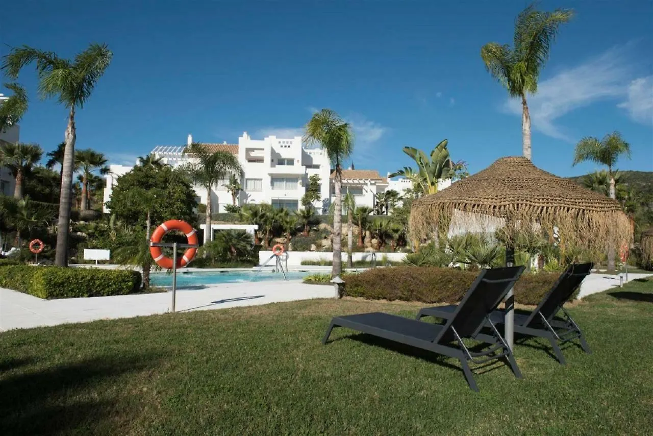 דירה אסטפונה Alcazaba Lagoon Luxury Appartment ספרד